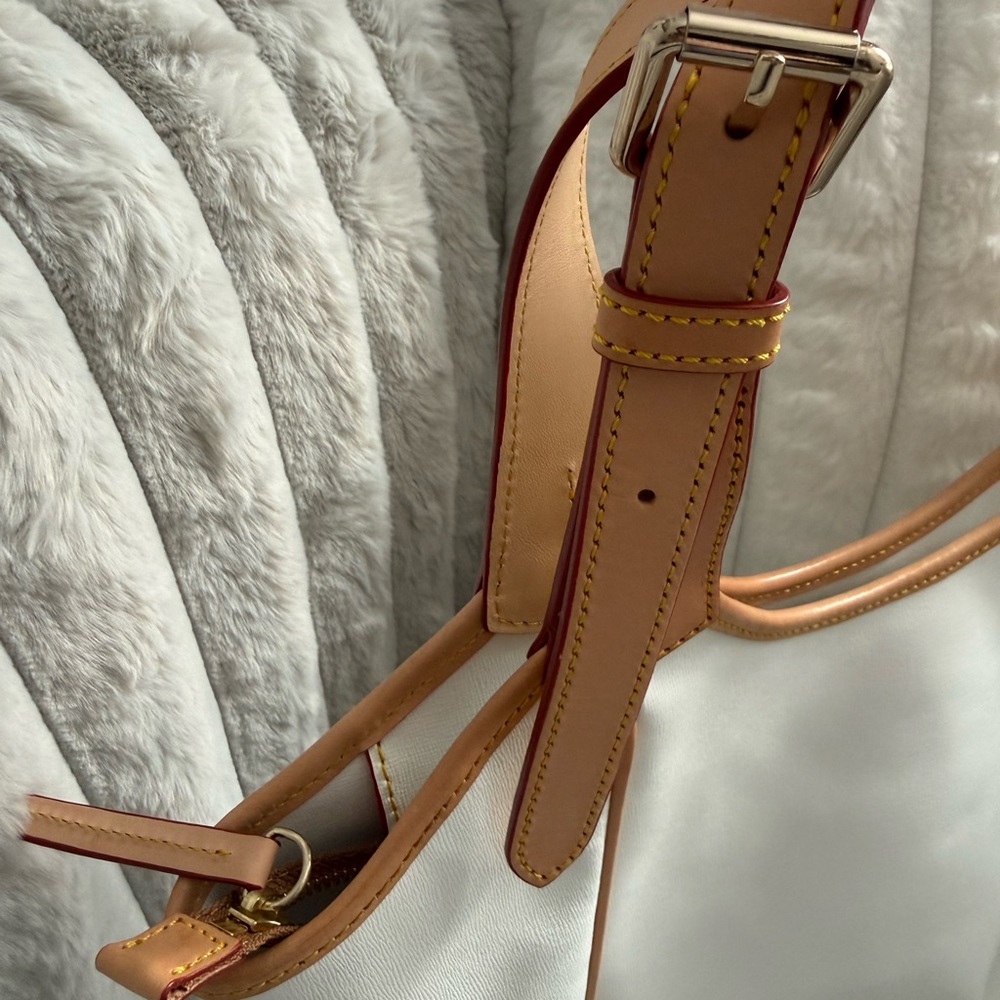Dooney & Bourke Cream and Tan Tote - Picture 6 of 9